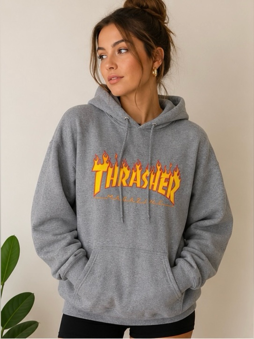 Thrasher Flame Logo Hoodie Women’s Medium Gray Skate Streetwear Pullover